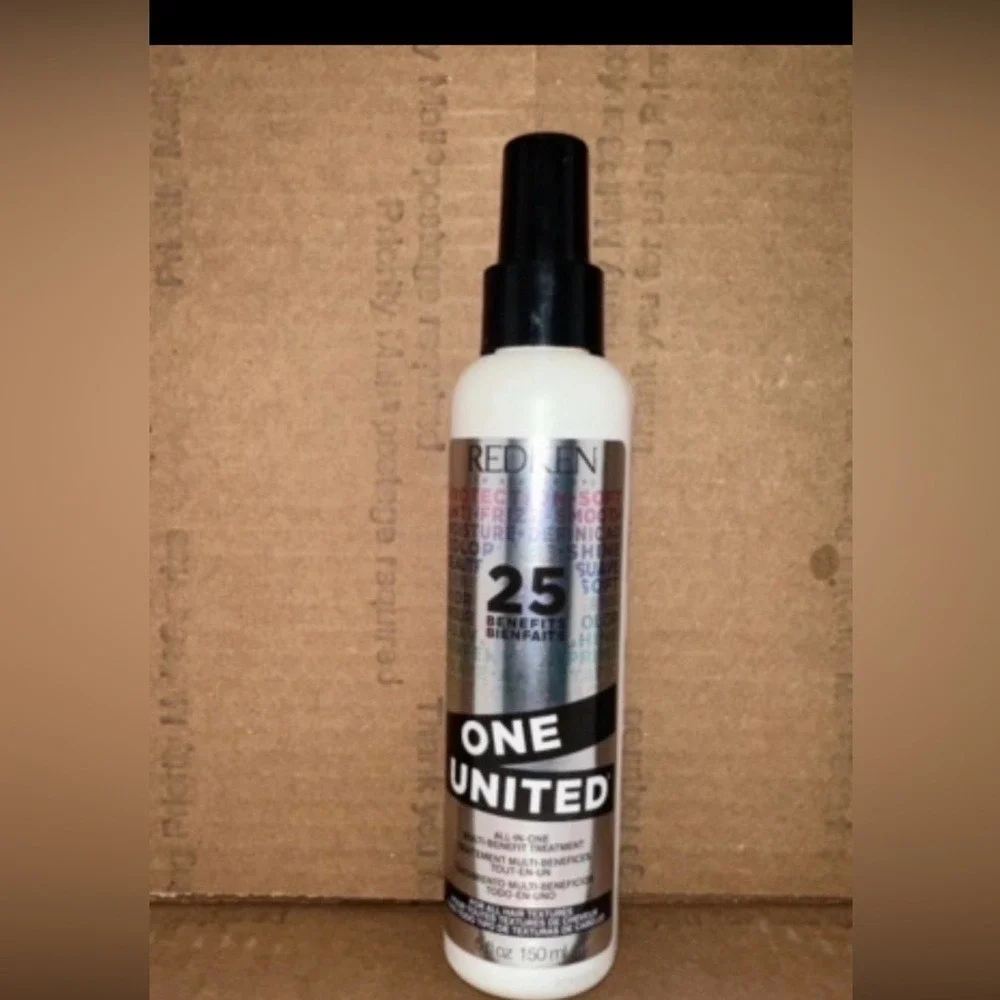 Redken One United Multi-Benefit Treatment 5 All-In-One Leave-In Heat Protectant